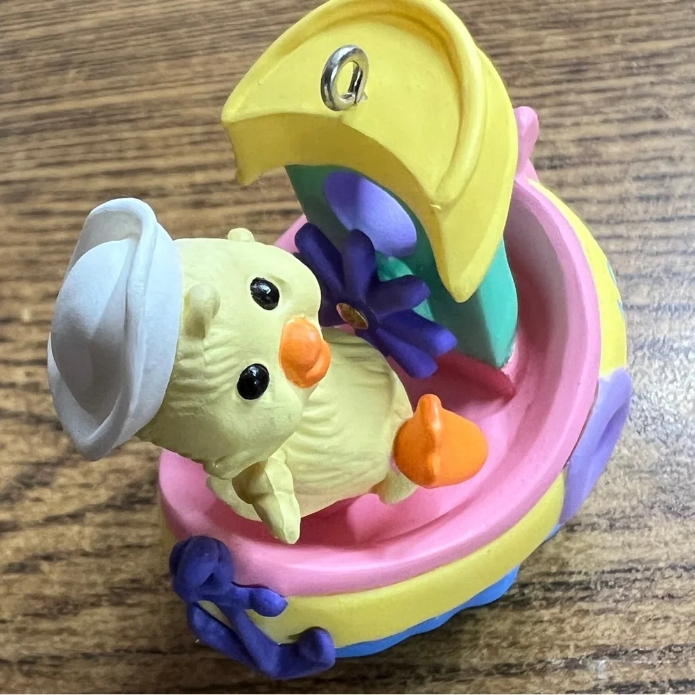 Hallmark Here Comes Easter 1997 a spring Collection Handcrafted Dated 1997